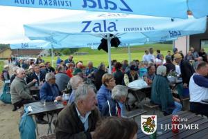 Košnja z ročno koso v Vogričevcih 6